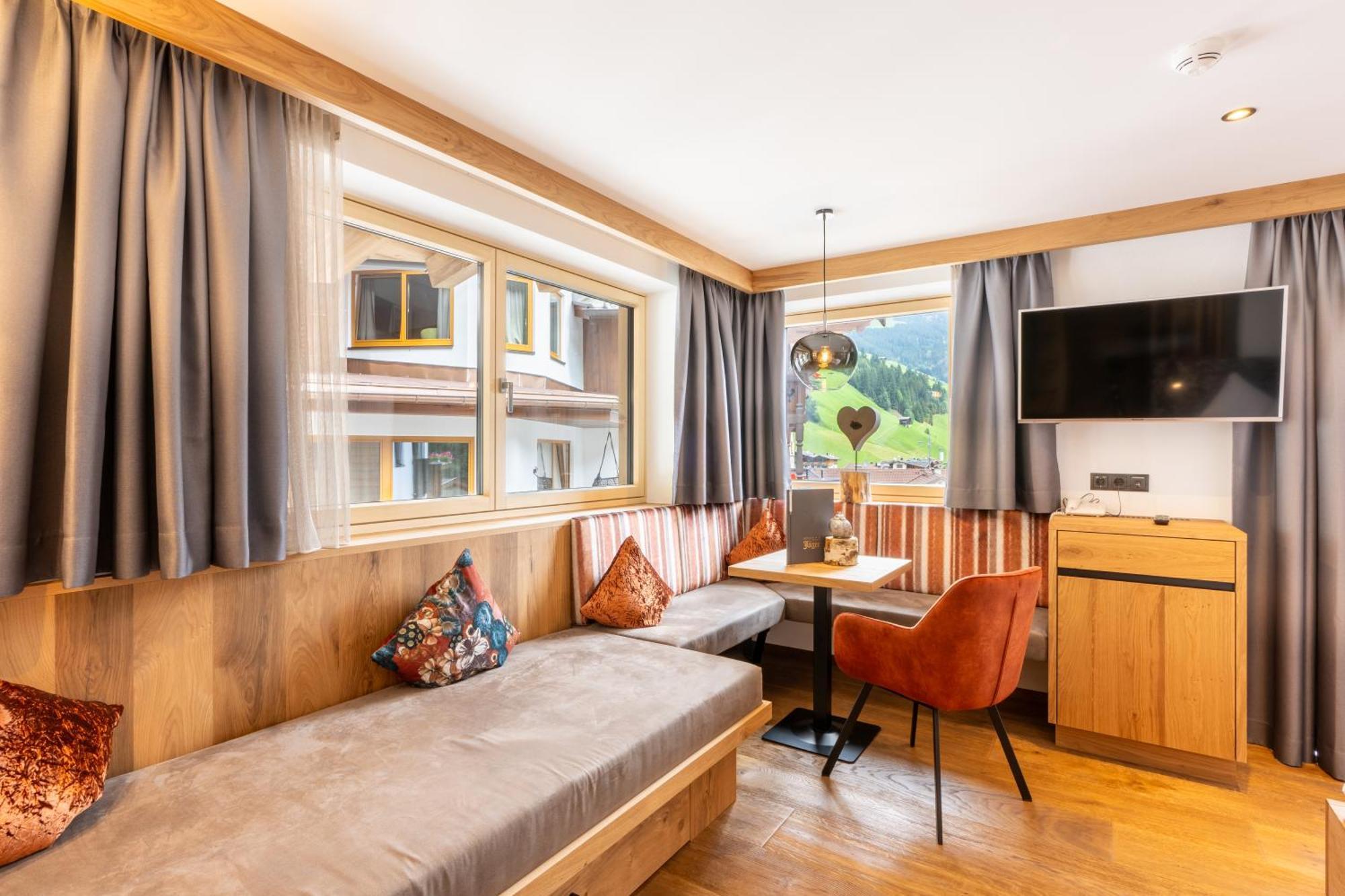 Hotel Jaeger 3Sterne Superior Тукс Екстер'єр фото