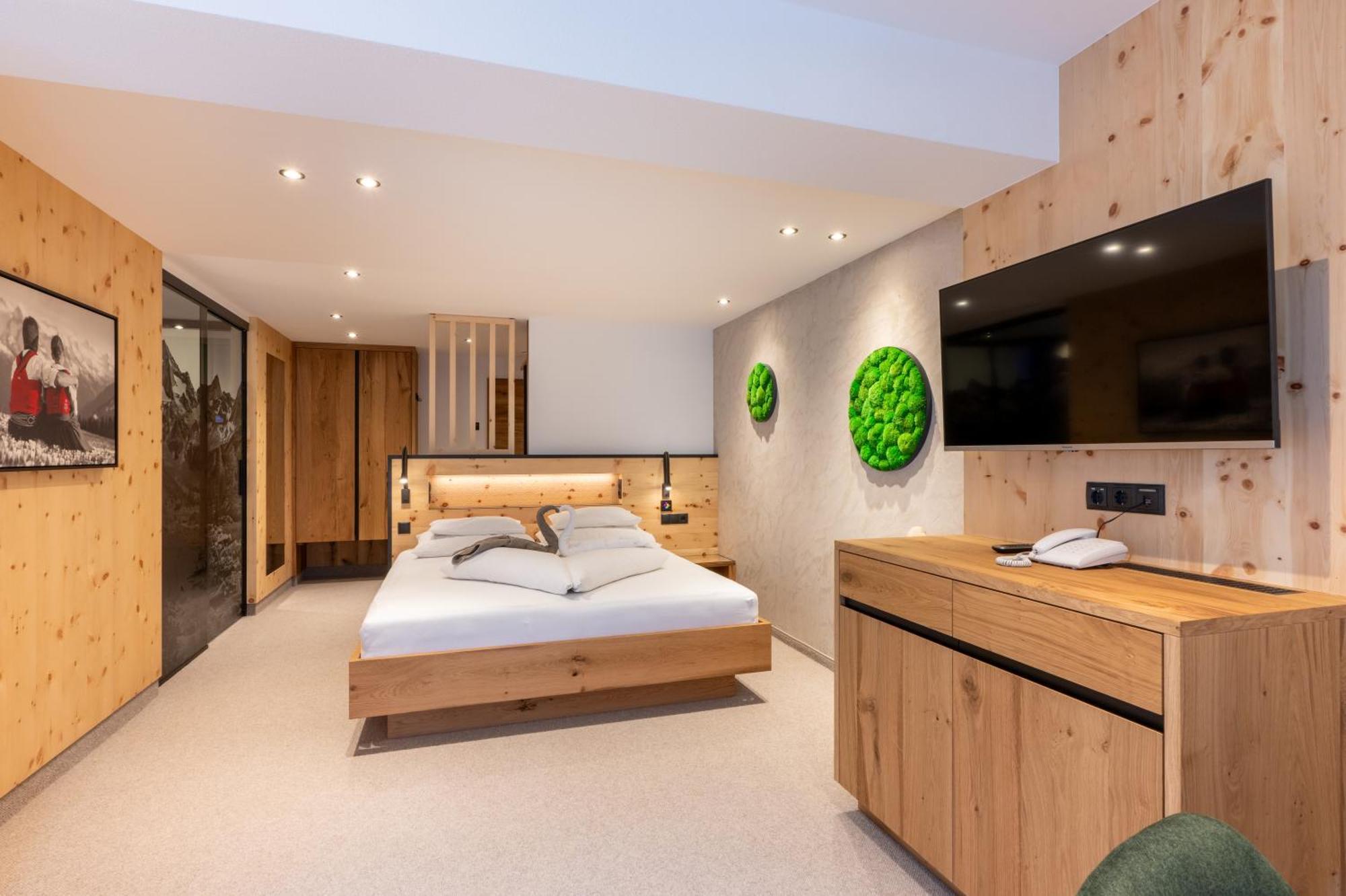 Hotel Jaeger 3Sterne Superior Тукс Екстер'єр фото